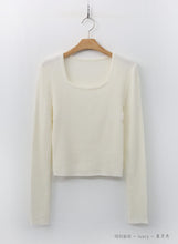 將圖片載入圖庫檢視器 U領基本百搭坑紋上衣
