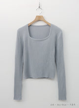 將圖片載入圖庫檢視器 U領基本百搭坑紋上衣
