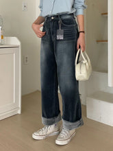 將圖片載入圖庫檢視器 超靚絲絨深藍牛仔褲
