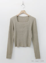 將圖片載入圖庫檢視器 U領基本百搭坑紋上衣
