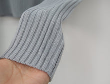 將圖片載入圖庫檢視器 U領基本百搭坑紋上衣
