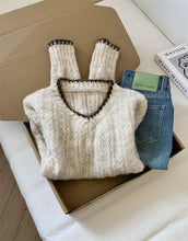 將圖片載入圖庫檢視器 V領花紋撞色邊針織上衣
