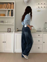 將圖片載入圖庫檢視器 超靚絲絨深藍牛仔褲
