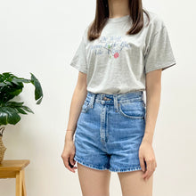 將圖片載入圖庫檢視器 Like a Rose Tee
