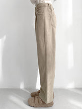 將圖片載入圖庫檢視器 超直身燈芯絨休閒褲
