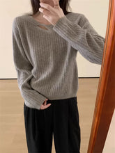將圖片載入圖庫檢視器 扭結直紋針織上衣
