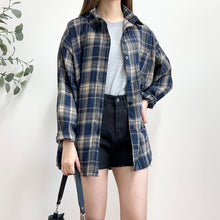 將圖片載入圖庫檢視器 絨面高質格仔襯衫外套

