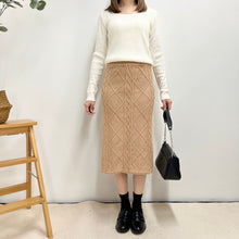 將圖片載入圖庫檢視器 U領基本百搭坑紋上衣
