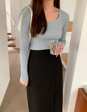 將圖片載入圖庫檢視器 U領基本百搭坑紋上衣
